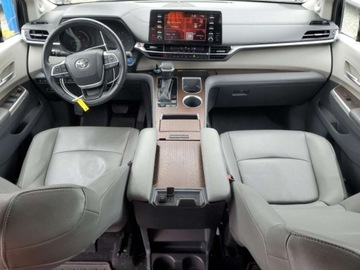 Toyota Sienna III 2022 Toyota Sienna XLE 2022 2.5l 2.5 Hybryda 245KM, zdjęcie 8