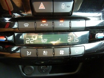 Peugeot 208 I Hatchback 5d Facelifting 1.2 PureTech 82KM 2016 Peugeot 208 ALLURE*Benzyna, zdjęcie 23