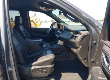 Chevrolet Suburban GMT900 2022 Chevrolet Suburban 2022, 5.3L, 4x4, Z71, od ubezpieczalni 5.3 Benzyna 355KM, zdjęcie 9