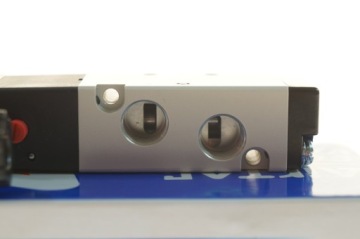 ЭЛЕКТРОМАГНИТНЫЙ КЛАПАН AIRTAC 4V110-06 EG 5/2 - 1/8- 24 В AC
