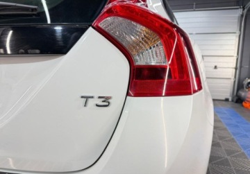 Volvo V60 I Kombi Facelifting 1.5 T3 DRIVE-E 152KM 2017 Volvo V60 Polski salon _ Pierwszy wlasciciel _ 1.5 Benzyna 152KM, zdjęcie 8