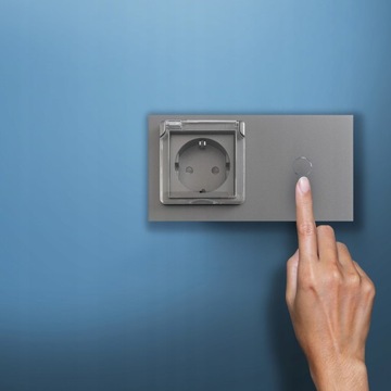 VL-W03EU-63 Розетка 16А LIVOLO GLASS стандарт ЕС