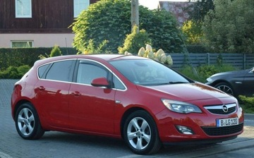 Opel Astra J Hatchback 5d 1.6 Turbo ECOTEC 180KM 2010 Opel Astra 1.6TB Automat Klima Sprowadzony Oplacony 1.6 Benzyna 180KM