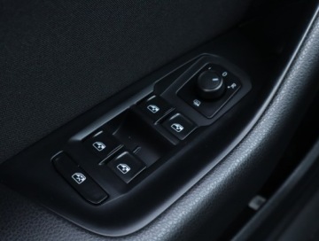 Volkswagen Passat B8 Limousine 2.0 TDI BlueMotion Technology 150KM 2017 VW Passat 2.0 TDI, Salon Polska, Serwis ASO, zdjęcie 16