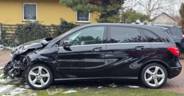 Mercedes Klasa B W246 Sports Tourer 200 BlueEFFICIENCY 156KM 2014 MERCEDES B-200 W246 AUTOMAT 7G-DCT Edition 1.6 USZKODZONY! FAKTURA MARŻA!, zdjęcie 4