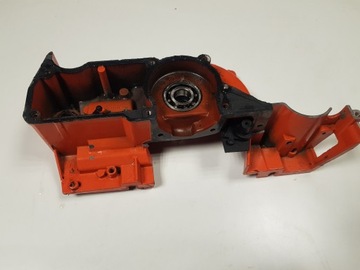 ПОЛОВИНА КАРТЕРА ЛЕВАЯ HUSQVARNA 50 51 55 ОРИГИНАЛ