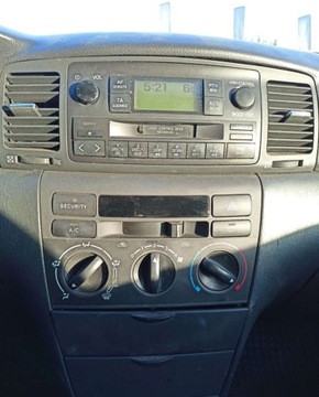 Toyota Corolla IX (E12) Kombi 2.0 D-4D 90KM 2003 Toyota Corolla Toyota Corolla 2.0 D-4D 2.0 Diesel 90KM, zdjęcie 9