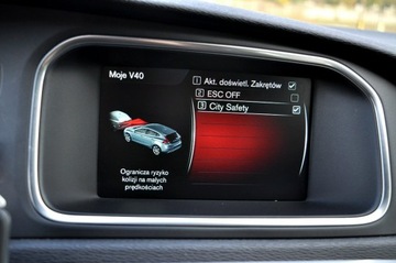 Volvo V40 II Hatchback 2.0 D2 DRIVE-E 120KM 2015 Volvo V40 R-Design Xenon Ledy Digital Alcantara, zdjęcie 38