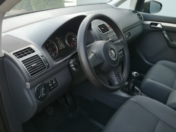 Volkswagen Touran II 1.6 TDI 105KM 2011 Volkswagen Touran 1.6 TDI 105KM Klimatronic, zdjęcie 11