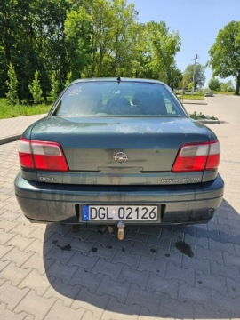 Opel Omega B Sedan 2.5 DTI 150KM 2002 Opel Omega Hak - Klimatyzacja - 150KM, zdjęcie 2
