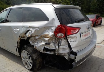 Toyota Auris II 2014 Toyota Auris Okazja 1.8 Hybryda 98KM, zdjęcie 8