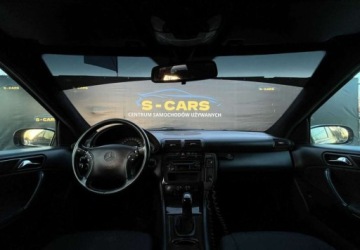 Mercedes Klasa C W203 Sedan W203 1.8 129KM 2004 Mercedes-Benz Klasa C Mercedes-Benz C180 2.0b ZADBANY FELGI 19 TOMASON, zdjęcie 4