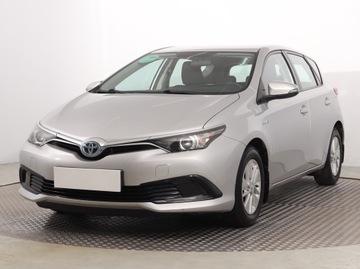Toyota Auris II Hatchback 5d Facelifting 1.8 Hybrid 136KM 2016 Toyota Auris Hybrid, Salon Polska, Automat, Klima, zdjęcie 1