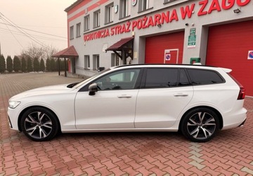 Volvo V60 II  Kombi 2.0 D4 190KM 2019 Volvo V60 R_DESIGN 2.0D4 AWD 190ps AutoMat8Biegow HiBeamLED SerwisASO VAT23, zdjęcie 3