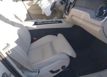 Volvo XC60 II 2024 Volvo XC 60 2024r., B5 Ultimate Dark Theme, 2L, od ubezpieczalni 2.0 250KM, zdjęcie 9