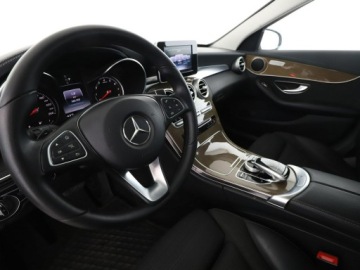 Mercedes Klasa C W205 Kombi Facelifting 1.6 180 156KM 2018 Mercedes C 180 FV23% automat full LED półskóra, zdjęcie 13