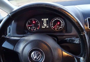 Volkswagen Touran II 2011 Volkswagen Touran 1.6tdi,7 osob,klima,dwa kluczyki,oplacony gotowy do reje, zdjęcie 8