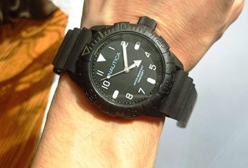 Nowy zegarek Nautica OUTBOARD NAPOUB001 - wojskowy styl, zapasowy pasek