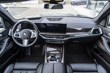 BMW X5 G05 SUV Facelifting 3.0 30d 298KM 2025 BMW X5 xDrive30d Dostępny od ręki!, zdjęcie 13