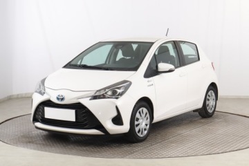 Toyota Yaris III Hatchback 5d Facelifting 2017 1.5 Hybrid 100KM 2020 Toyota Yaris 1.5 Hybrid, Salon Polska, zdjęcie 1