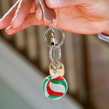 Декоративный подвесной брелок из игрушки.