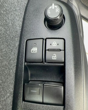 Toyota 2021 Toyota Yaris 1.5 Hybrid 92 KM skrz. CVT Executive 1.5 Hybryda 104KM, zdjęcie 14