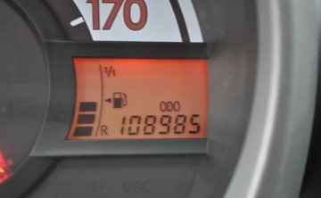 Toyota Aygo I Hatchback 5d Facelifting 1.0 VVT-i 68KM 2013 Toyota Aygo Klimatyzacja Nawigacja TOM TOM Elektryczne Szyby Benzyna 68KM, zdjęcie 24