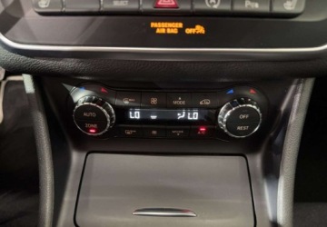 Mercedes GLA I Off-roader 1.6 200 156KM 2016 Mercedes-Benz GLA 1.6T 156KM M6 2016 r., salon PL, komplet kol, przebieg t, zdjęcie 25