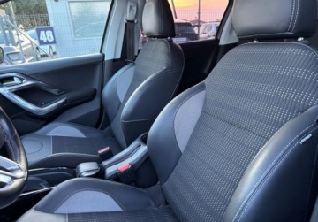 Peugeot 2008 I SUV Facelifting 1.2 PureTech 110KM 2018 Peugeot 2008 1.2T 110KM 2018r automat navi kamera polskora 1.2 110KM, zdjęcie 6