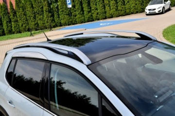 Peugeot 2008 I SUV Facelifting 1.2 PureTech 82KM 2017 Peugeot 2008 1,2 Benzyna Ledy Navi Skóra, zdjęcie 4