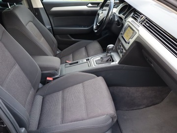 Volkswagen Passat B8 Variant 2.0 TDI 150KM 2014 VW Passat 2.0 TDI, Automat, Navi, Klima, zdjęcie 8