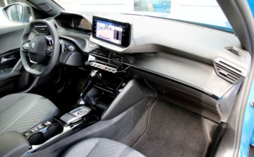 Peugeot 2008 II SUV Facelifting 1.2 PureTech 130KM 2024 Peugeot 2008 PureTech 130 Allure SS EAT8 2024 Polift SalonPLGwarancja od, zdjęcie 20