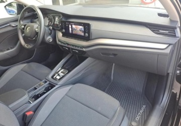 Skoda Octavia IV Liftback 1.5 TSI e-Tec Mild Hybrid 150KM 2023 Skoda Octavia Ambition 1.5 TSI e-Tec Mild Hybrid 150 KM DSG Salon PL ASO V, zdjęcie 9