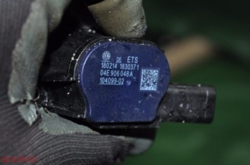 ЭЛЕКТРОМАГНИТНЫЙ КЛАПАН VW POLO 04E906048A