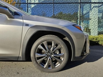 Lexus UX Crossover Facelifting 2.0 300h 199KM 2025 Od ręki - 300h F Sport Design 2.0 Hybrid Dynamic Force 199KM | Martwe pole!, zdjęcie 16