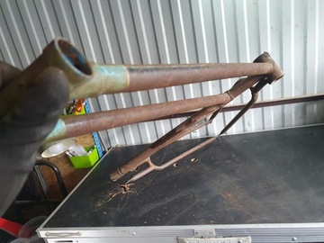 ОЧЕНЬ СТАРЫЙ ВИНТАЖНЫЙ ВЕЛОСИПЕД С РАМОЙ MIFA