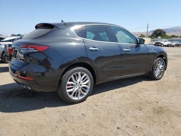 Maserati Levante 2022 Maserati Levante Base 2022 3.0l 3.0 Benzyna 345KM, zdjęcie 3