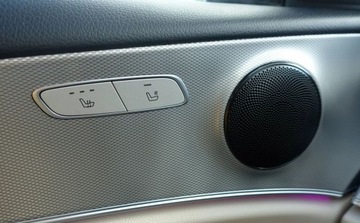 Mercedes Klasa E W213 Limuzyna 2.0 220d 194KM 2018 Mercedes-Benz Klasa E 220d 195KM 4Matic Salon PL 2 wlasciciel Bogate wypos, zdjęcie 31