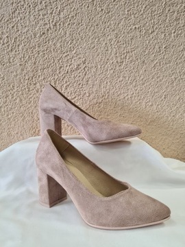 БЕЖЕВЫЕ ЗАМШЕВЫЕ ТУФЛИ НА КАБЛУКЕ, РАЗМЕР 41