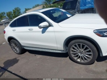 Mercedes GLC C253 2019 Mercedes-Benz GLC 2019 MERCEDES-BENZ GLC 300 COUPE 4MATIC 2.0 Benzyna 241KM, zdjęcie 12