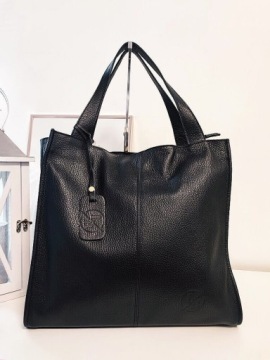 Черная кожаная сумка-шоппер Laura Biaggi с прострочкой