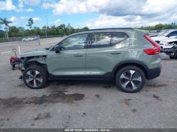 Volvo XC40 2024 Volvo XC 40 2024r, B5, Plus Dark, 2.0L, 4x4 2.0 Benzyna 247KM, zdjęcie 5