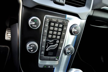 Volvo V40 II Hatchback 2.0 D2 DRIVE-E 120KM 2015 Volvo V40 R-Design Xenon Ledy Digital Alcantara, zdjęcie 23