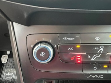 Ford Focus III Kombi Facelifting 1.5 TDCi ECOnetic 105KM 2016 Ford Focus Klimatyzacja Parktronic Przod Tyl Grzana Szyba Grzane Fotele Te, zdjęcie 10