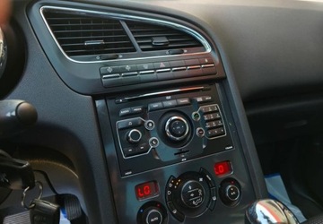 Peugeot 5008 I Minivan 1.6 HDi FAP 115KM 2013 Peugeot 5008 Peugeot 5008 1.6 Diesel 115KM, zdjęcie 16