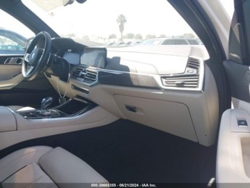 BMW X5 G05 2022 BMW X5 M50I 2022 4.4l 4.4 Benzyna 523KM, zdjęcie 9