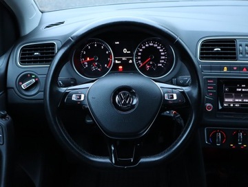 Volkswagen Polo V Hatchback 3d Facelifting 1.2 TSI BlueMotion Technology 90KM 2016 VW Polo 1.2 TSI, Salon Polska, Klima, Parktronic, zdjęcie 12