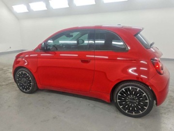 Fiat 500 III Hatchback 42kWh 118KM 2024 Fiat 500 2024 FIAT 500 E RED Elektryczny 117KM, zdjęcie 2