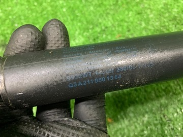 KRYT KUFRU VZPĚRA/TLAKOVAČ LEVÝ MERCEDES W211 KOMBI A2119801364