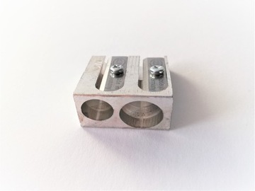 Металлическая точилка Kum, 2 отверстия, серебро х 4 шт.